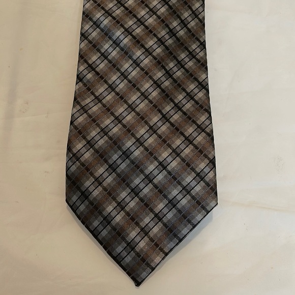 Kenneth Cole Reaction men’s tie in brown, grey and black 58”L x 3.5” W - Picture 1 of 3